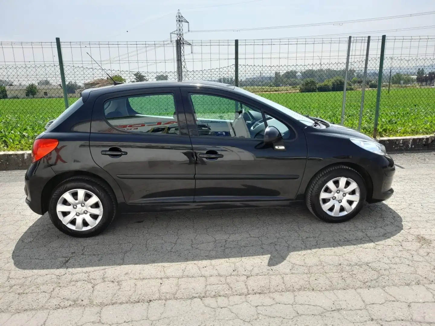 Peugeot 207 1.4i X-Line 75 Negro - 1