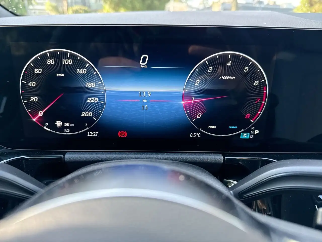 Mercedes-Benz GLA снимка Mercedes-Benz GLA