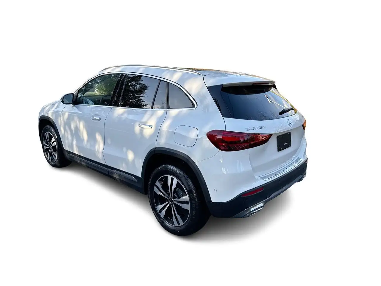 Mercedes-Benz GLA снимка Mercedes-Benz GLA