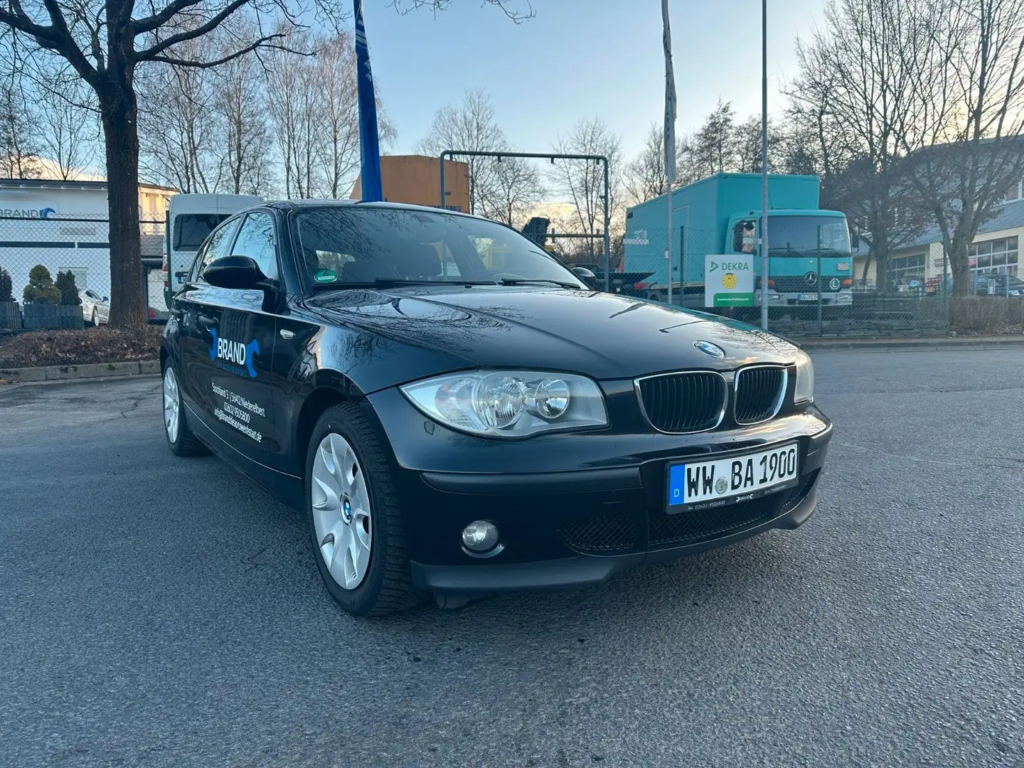 BMW 118 d Lim*8Fach+ServiceNeu*WERKSTATTWAGEN* Schwarz - 1