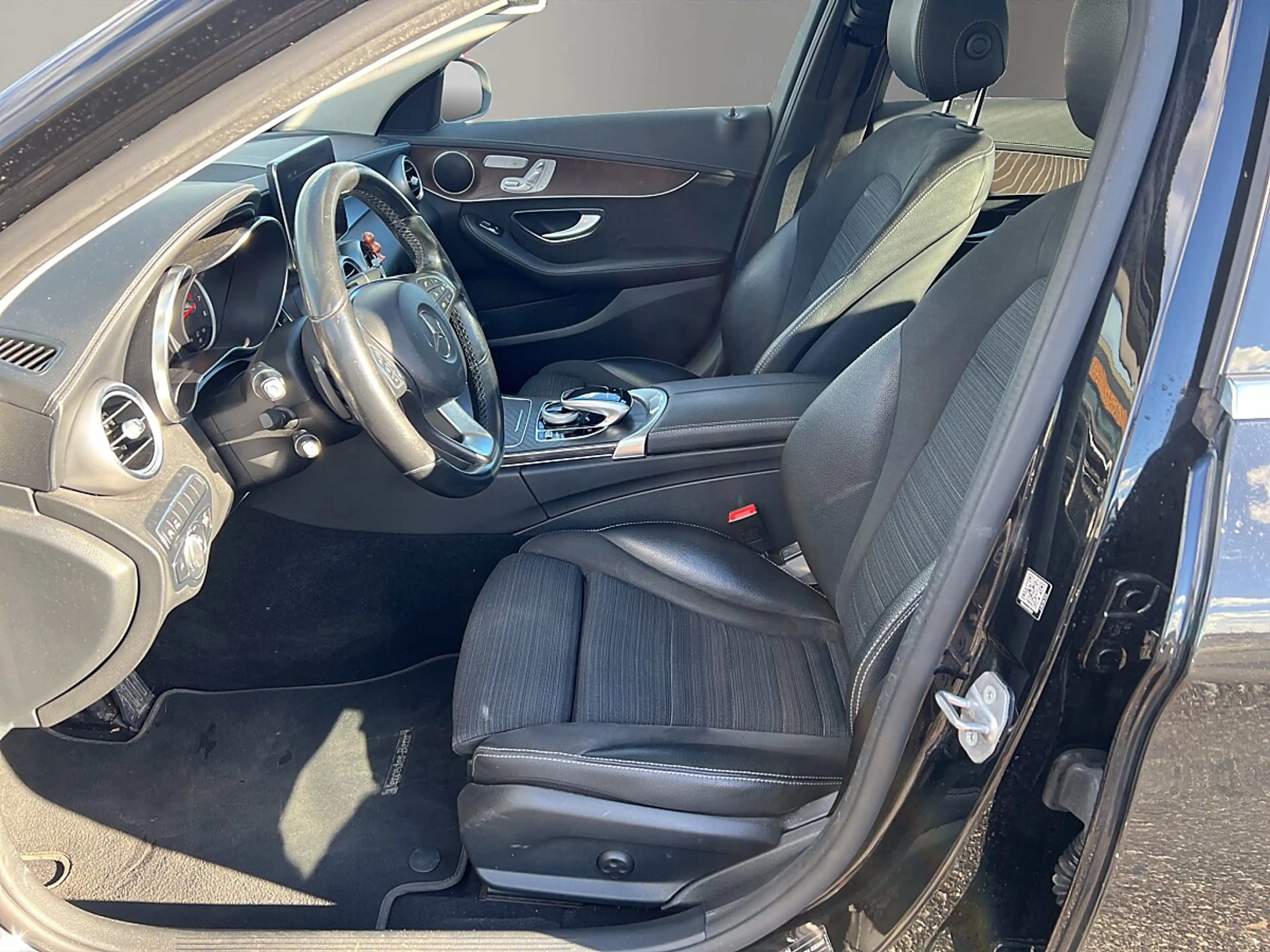 Mercedes-Benz C 250 AMG Line Aut. *NAVI*TOTWINKEL*AMBIENTE*SCHIEBED... — photo 9