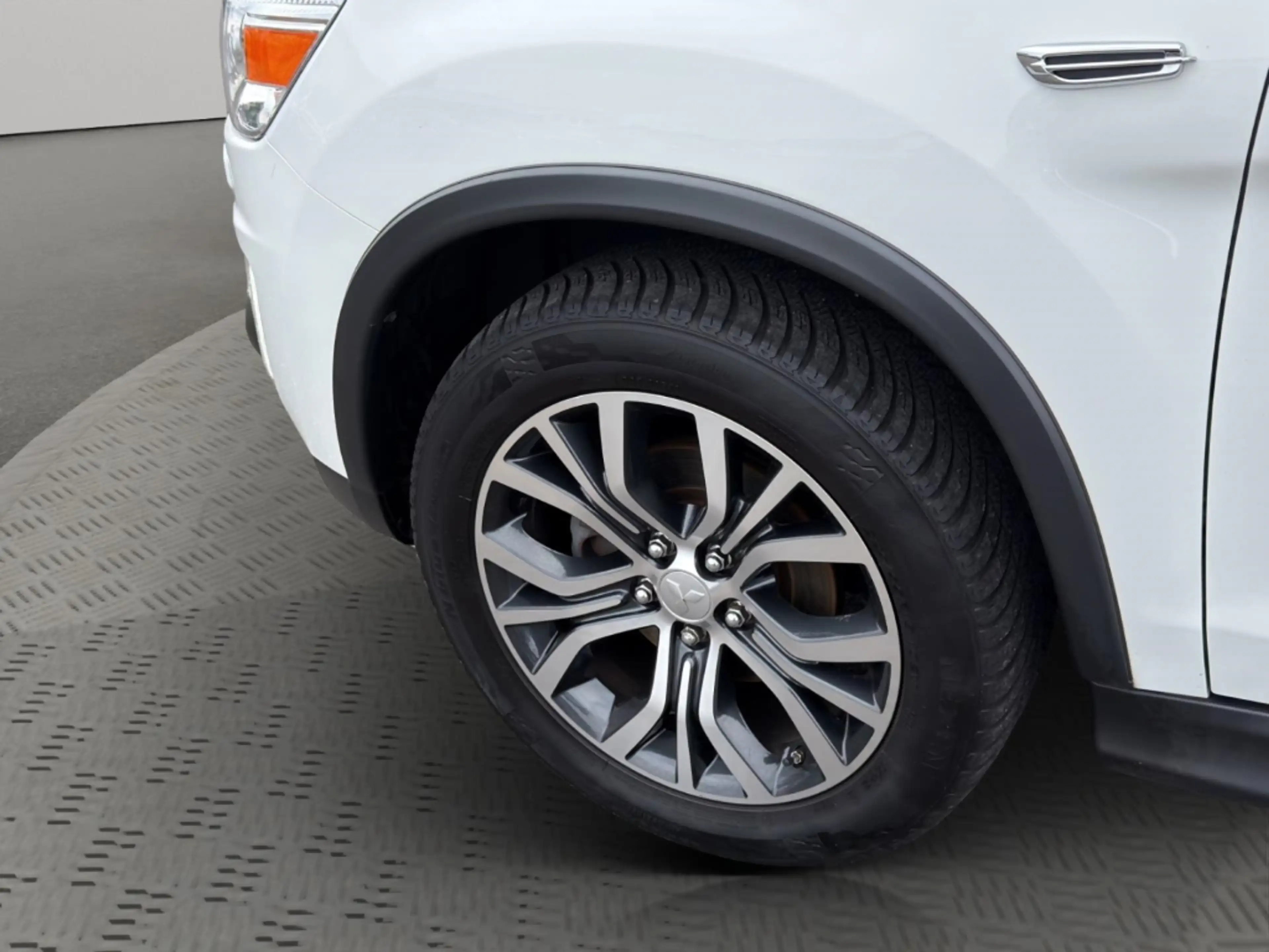 Mitsubishi ASX Star+ 1,6 LED+KEYLESS+TEMPOMAT+KAMERA+KLIMAAUTOMAT — photo 7