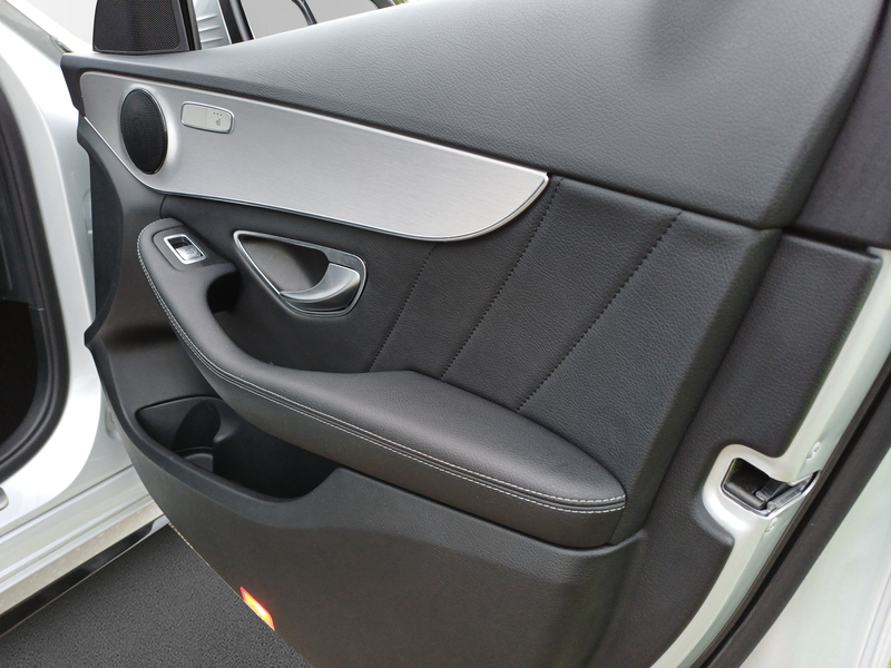 Mercedes-Benz C 180 AMG / Leder / LED / NLauto — photo 31