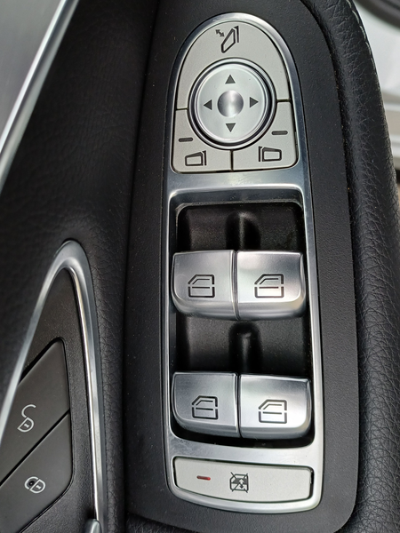 Mercedes-Benz C 180 AMG / Leder / LED / NLauto — photo 26