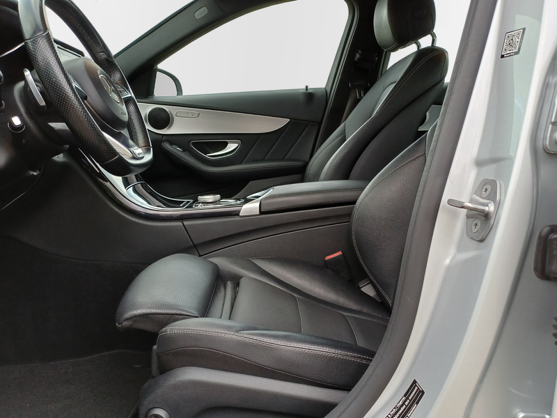 Mercedes-Benz C 180 AMG / Leder / LED / NLauto — photo 25