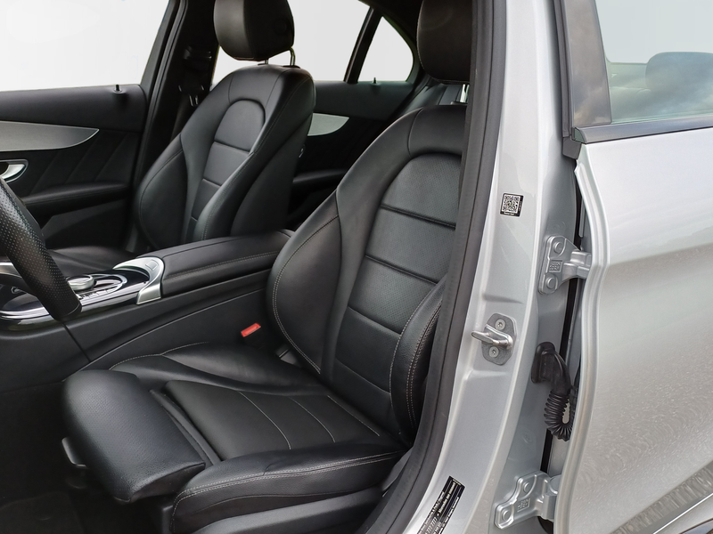 Mercedes-Benz C 180 AMG / Leder / LED / NLauto — photo 2