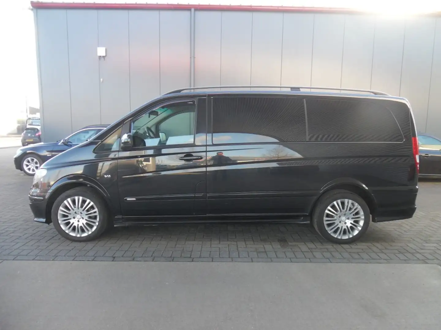 Mercedes-Benz Viano 3.0 CDI DC AMB. LANG Zwart - 2