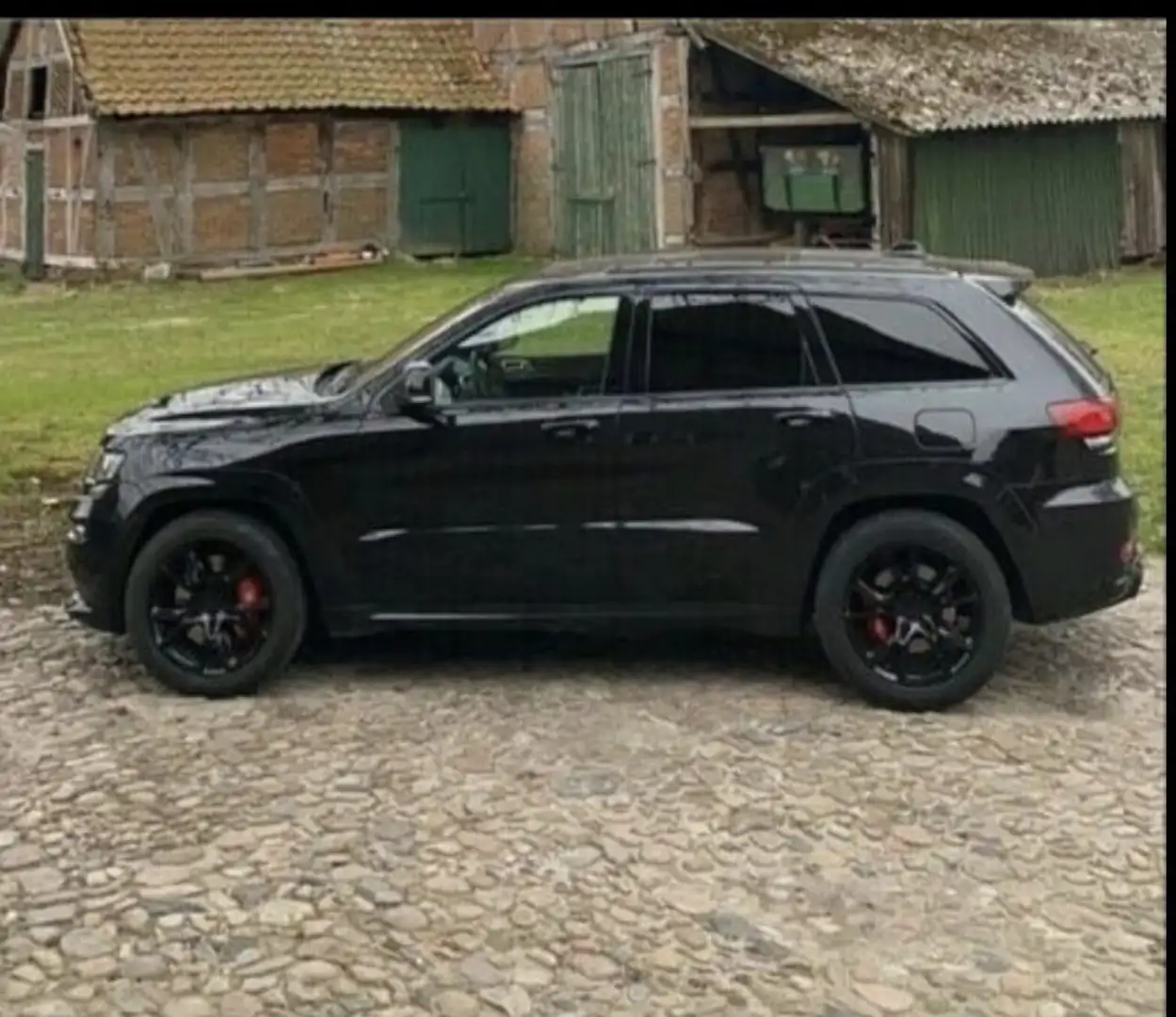 Jeep Grand Cherokee 6.4 V8 HEMI SRT Schwarz - 2
