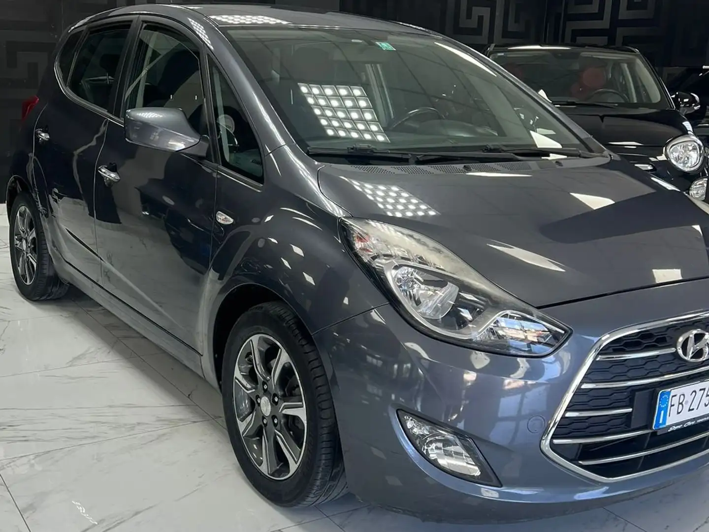 Hyundai iX20 ix20 1.4 Classic FL E6 Grau - 2