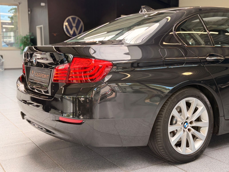 BMW 528 i Limousine Luxury Line / BI-XENON / LEDER — photo 13