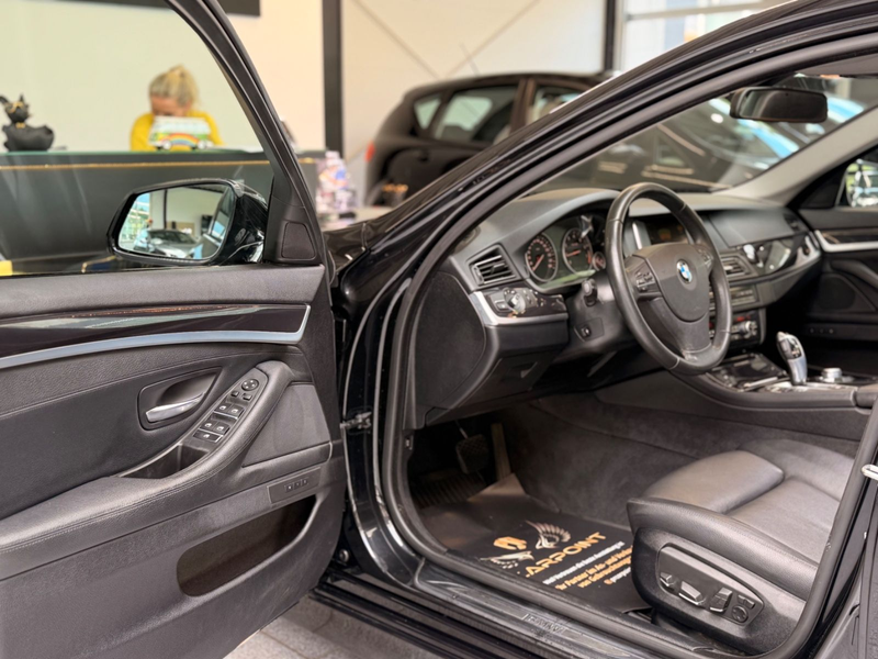 BMW 528 i Limousine Luxury Line / BI-XENON / LEDER — photo 14