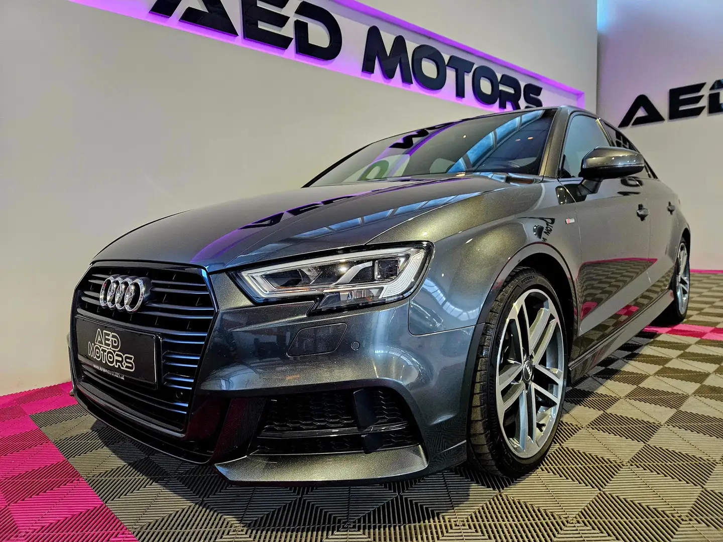 Audi A3 35 TFSI sport S-Line Limousine Grau - 1