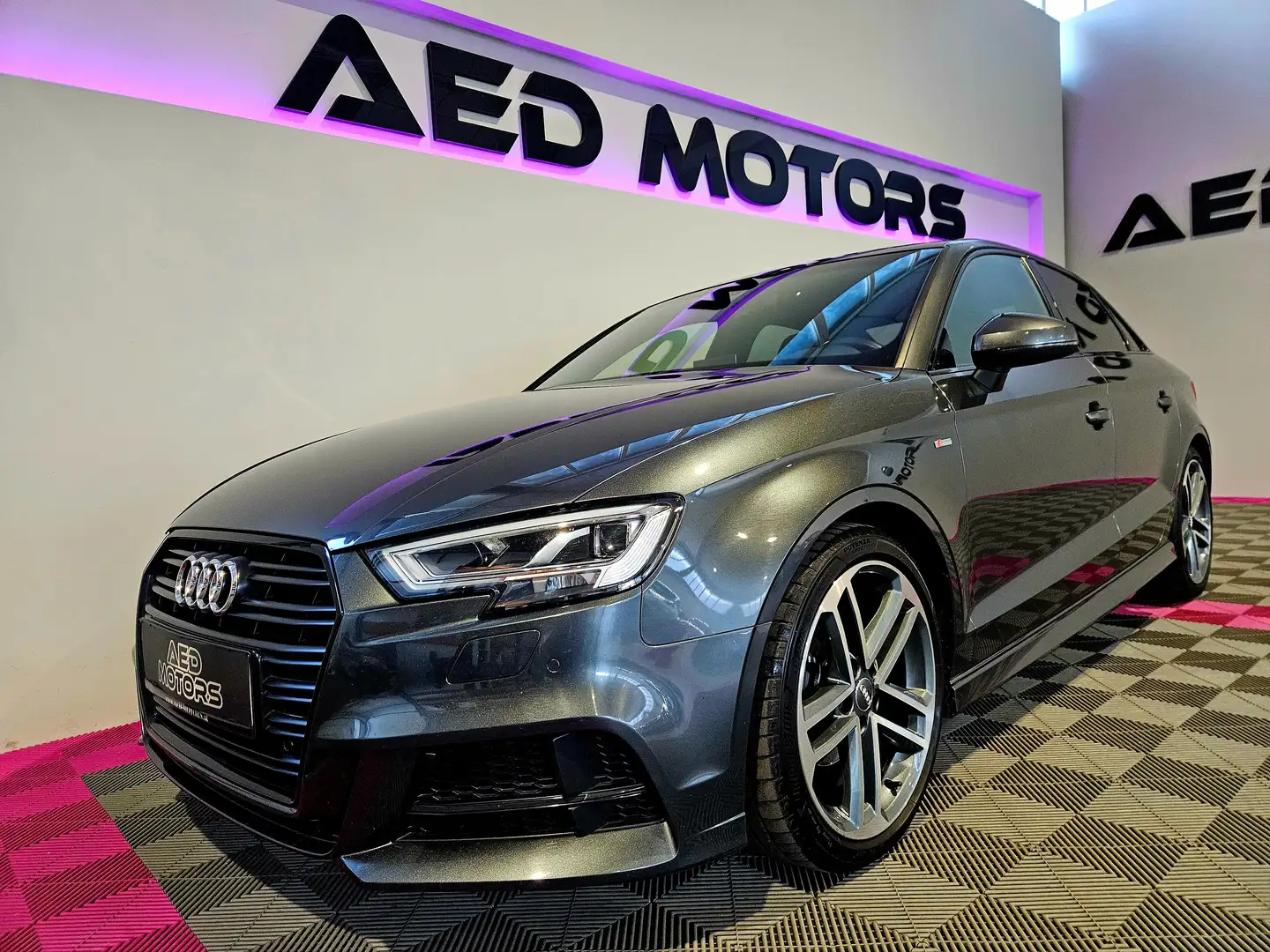 Audi A3 35 TFSI sport S-Line Limousine Grau - 2