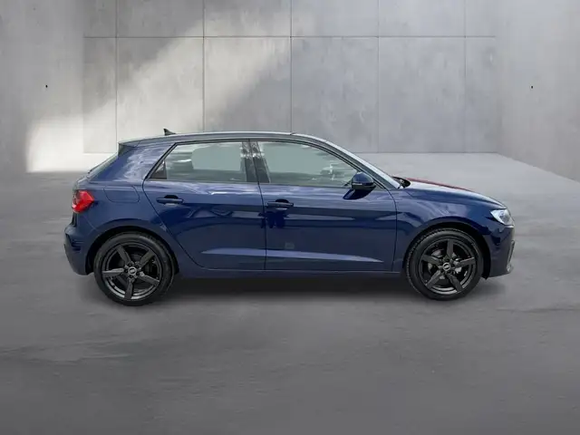 Audi A1 view 8