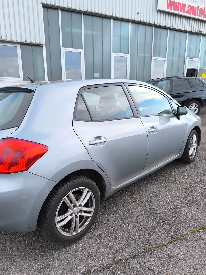 Toyota Auris Life Grau - 2