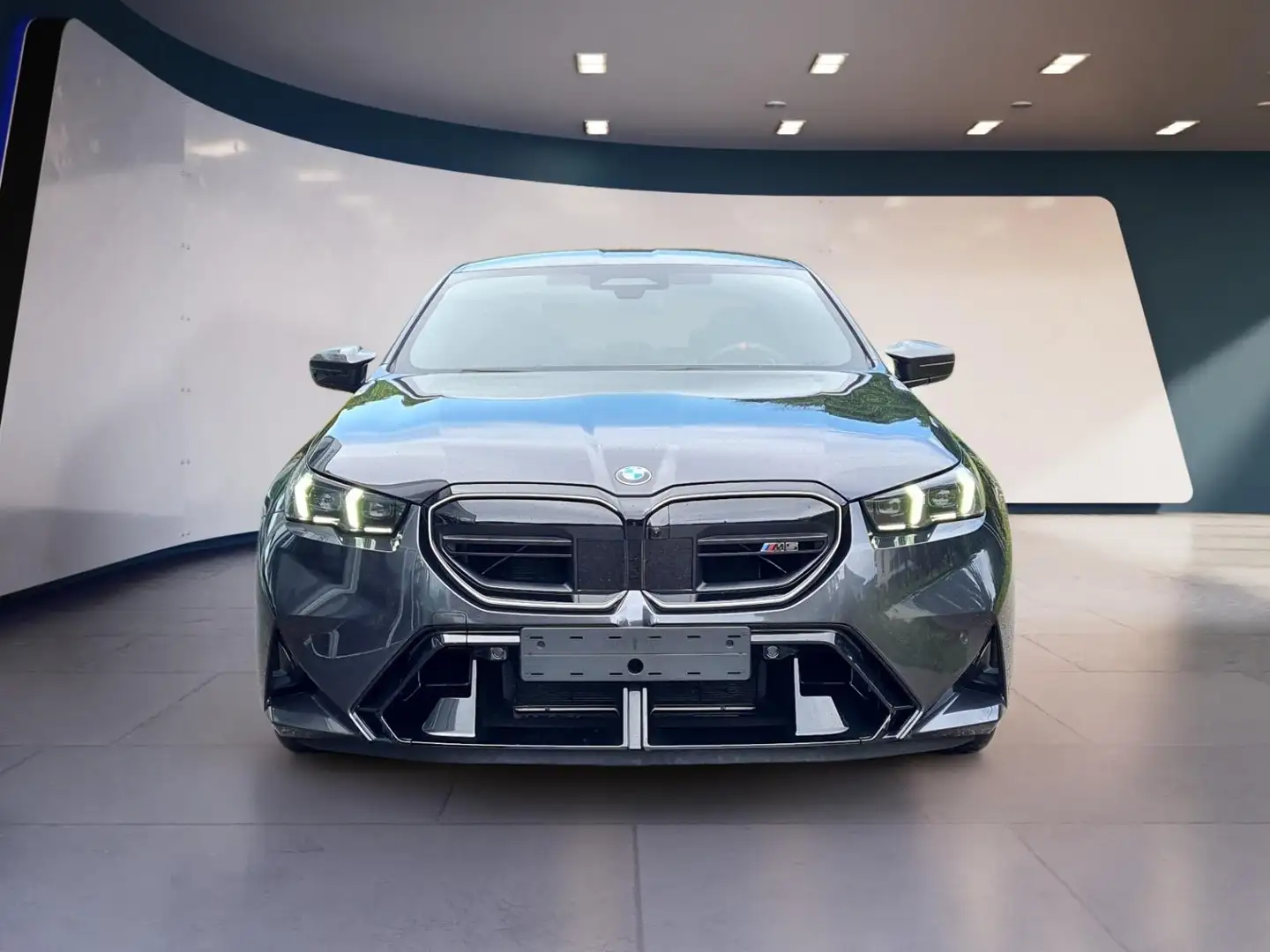 BMW M5 Basis Lim. AHK M Drive FFC DrivAssistPro ParkPr... Grau - 2