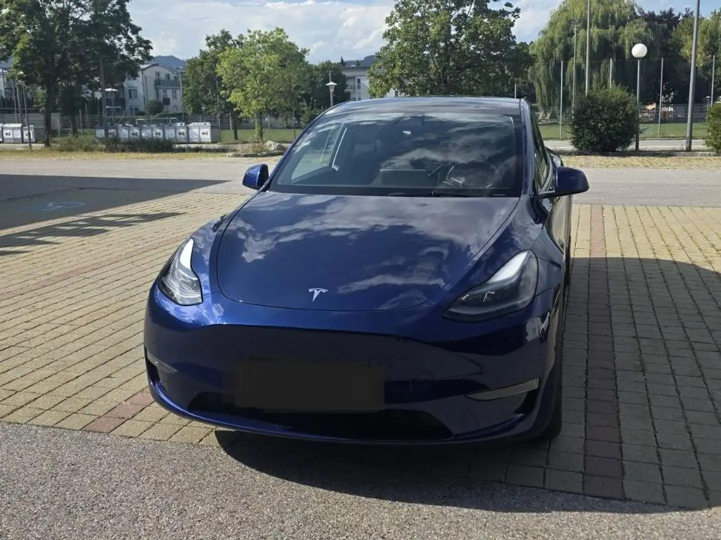 Tesla Model Y Model Y Long Range AWD Blau - 1