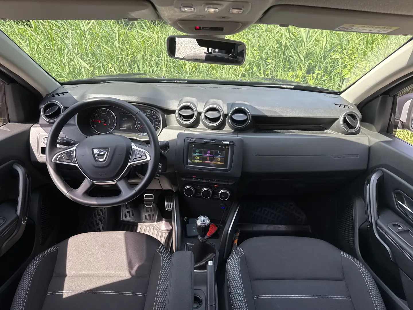 Dacia Duster 1.2 TCe PRESTIGE CAMERA/NAVI/TREKHAAK Grijs - 2