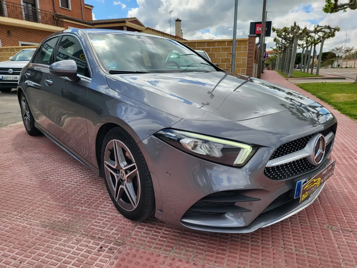 Mercedes-Benz A 180 180d 8G-DCT Gris - 2