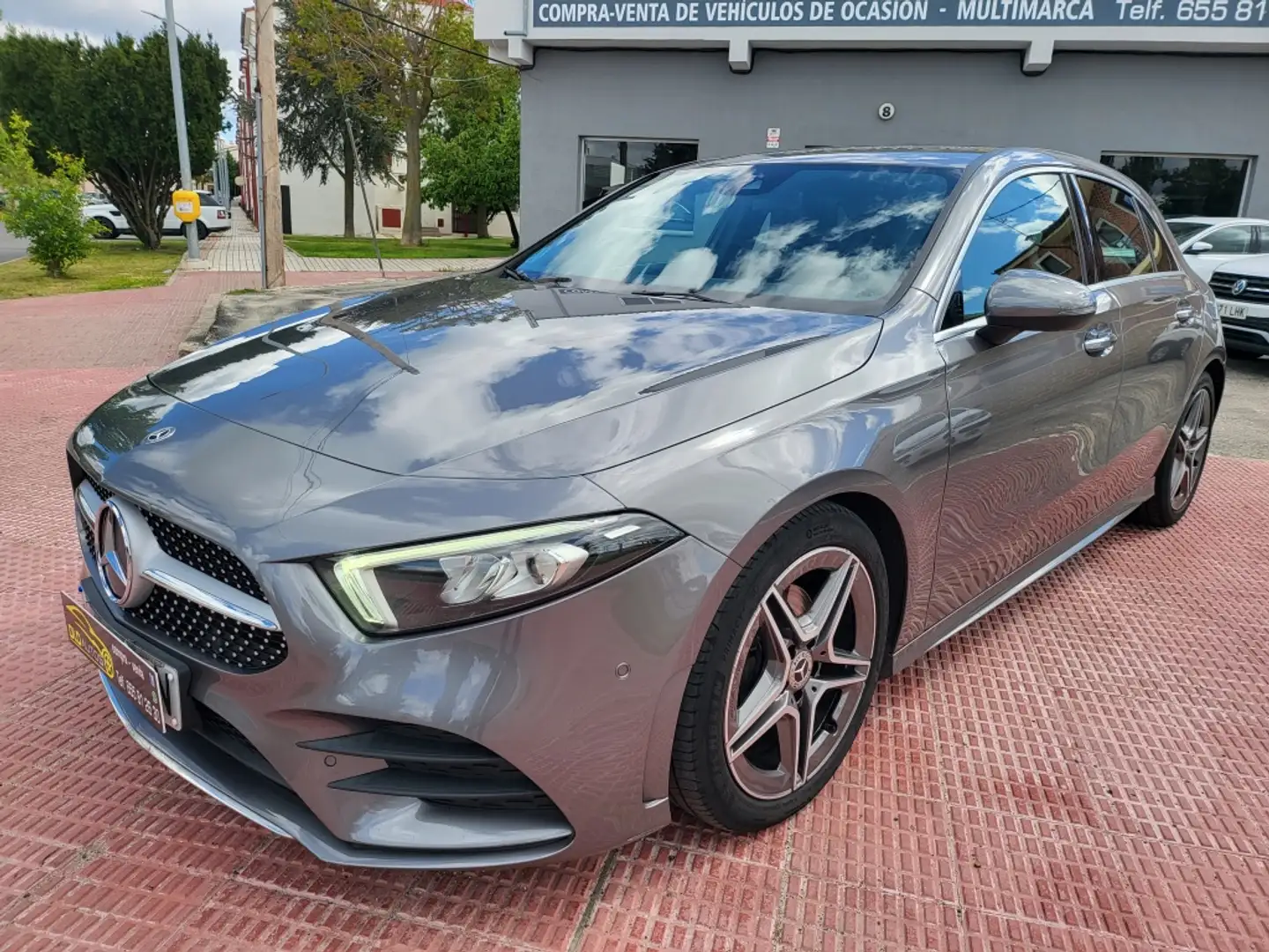 Mercedes-Benz A 180 180d 8G-DCT Gris - 1