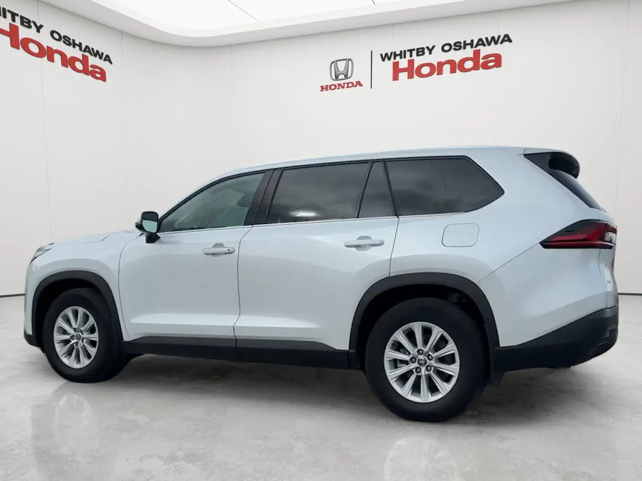 Toyota Grand Highlander снимка Toyota Grand Highlander