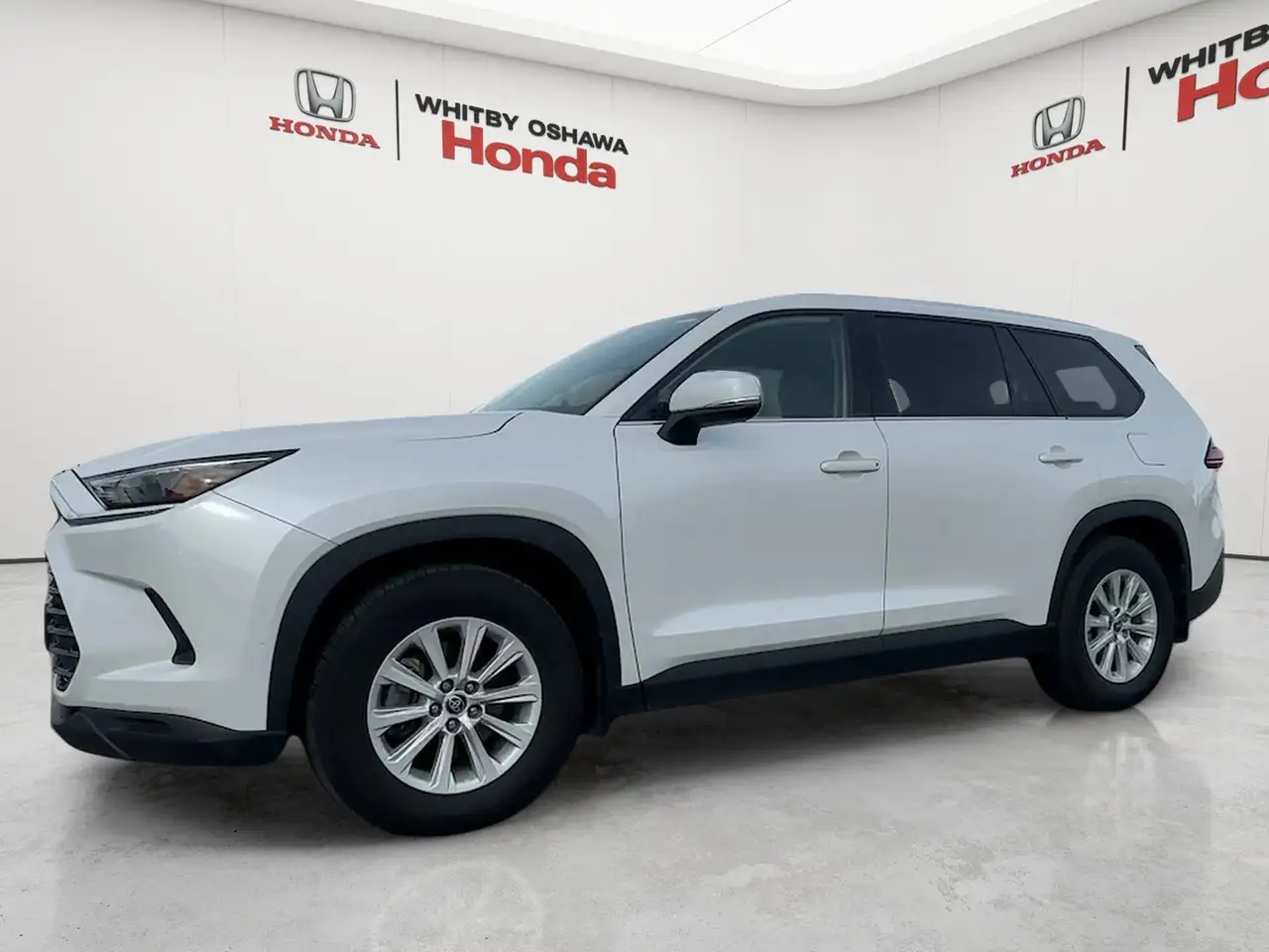Toyota Grand Highlander снимка Toyota Grand Highlander