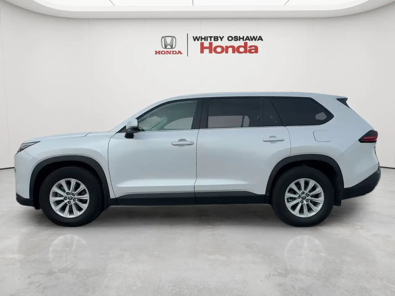 Toyota Grand Highlander снимка Toyota Grand Highlander