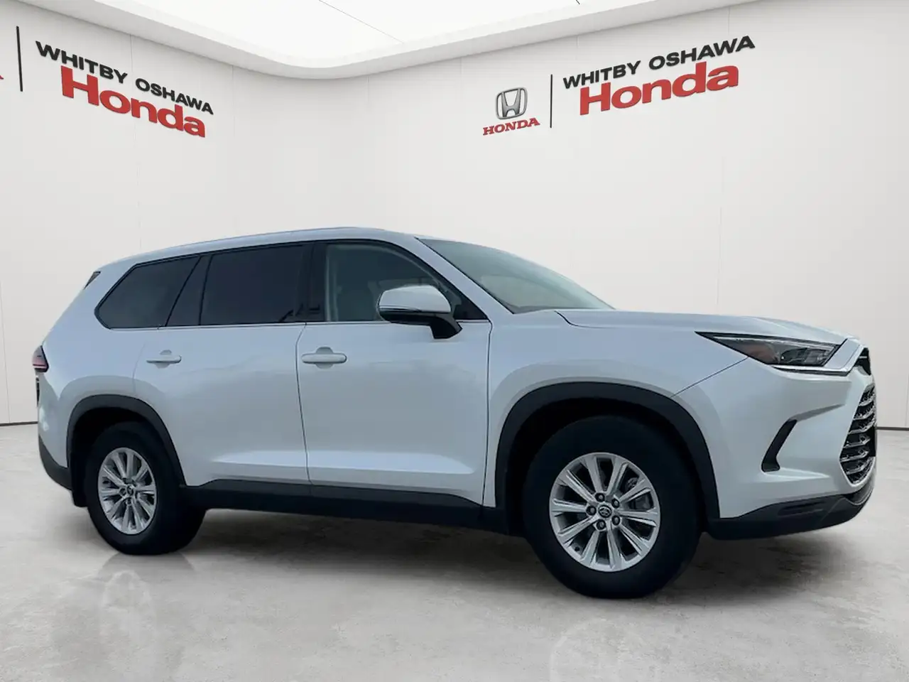Toyota Grand Highlander снимка Toyota Grand Highlander