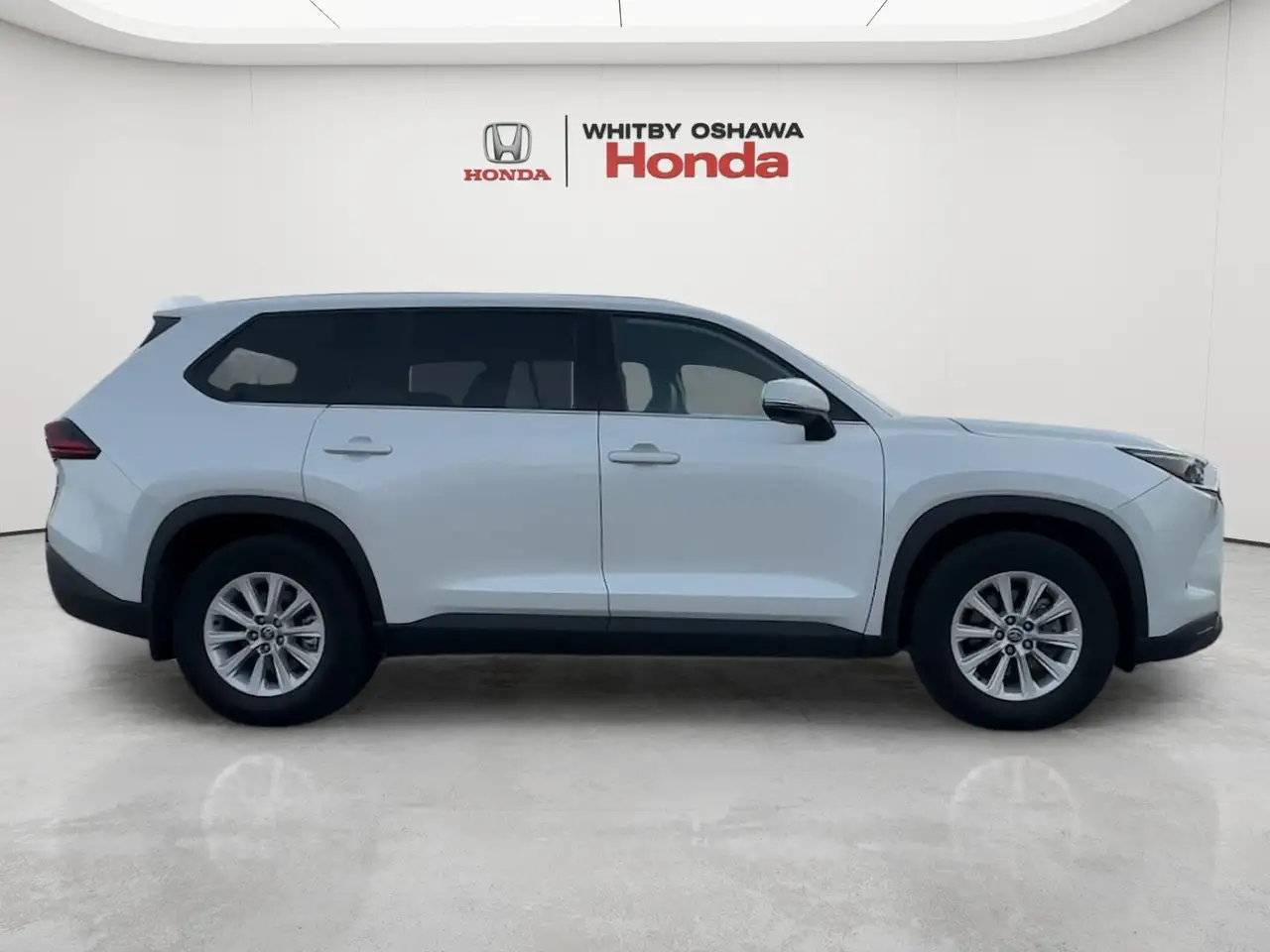 Toyota Grand Highlander снимка Toyota Grand Highlander