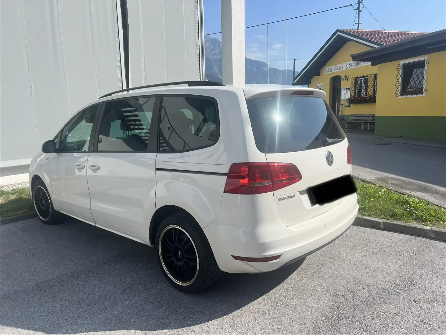 Volkswagen Sharan Comfortline BMT 2,0 TDI DPF DSG - 2
