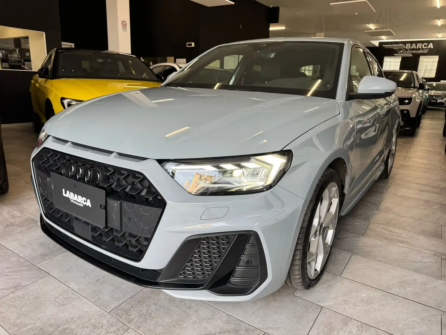 Audi A1 35 Tfsi Identity S Line s-tronic Grey - 2