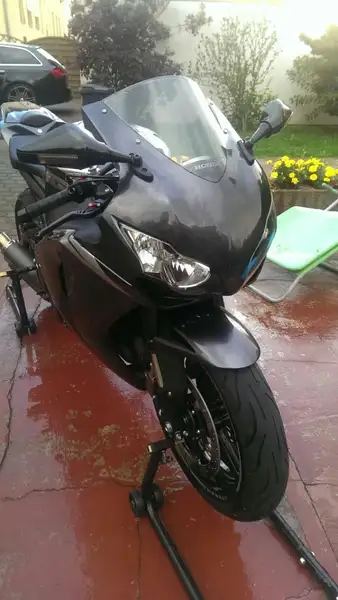 Honda CBR 1000 - foto 6