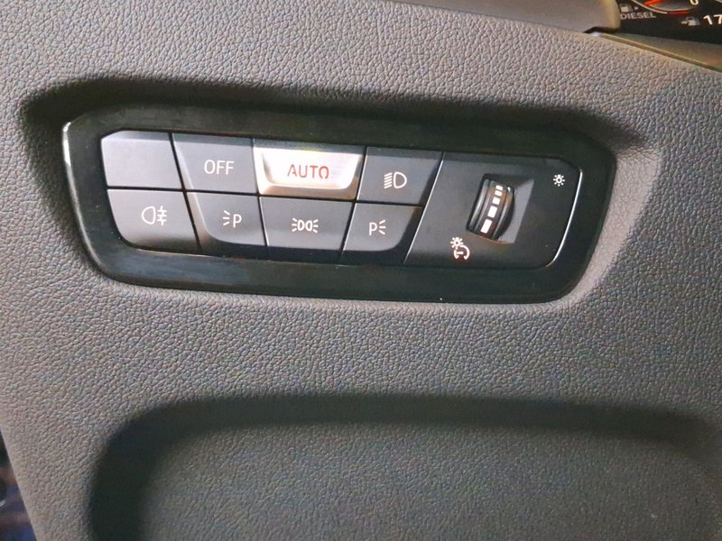 BMW 318 d Touring,1.Hand,Navi,Tempo,LED,Kamera,AHK — photo 13