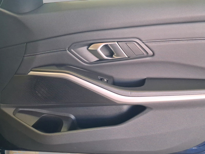 BMW 318 d Touring,1.Hand,Navi,Tempo,LED,Kamera,AHK — photo 10