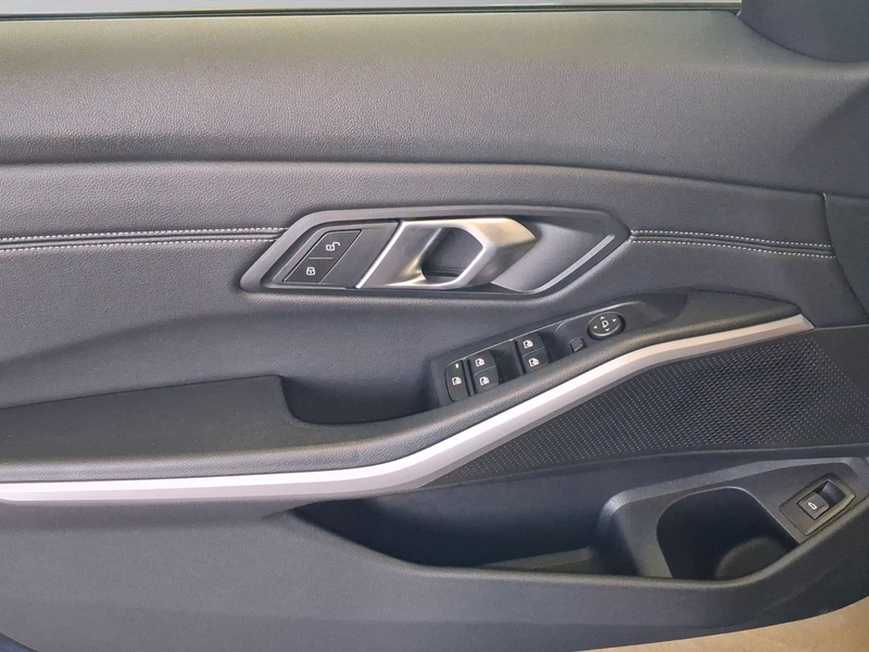 BMW 318 d Touring,1.Hand,Navi,Tempo,LED,Kamera,AHK — photo 11