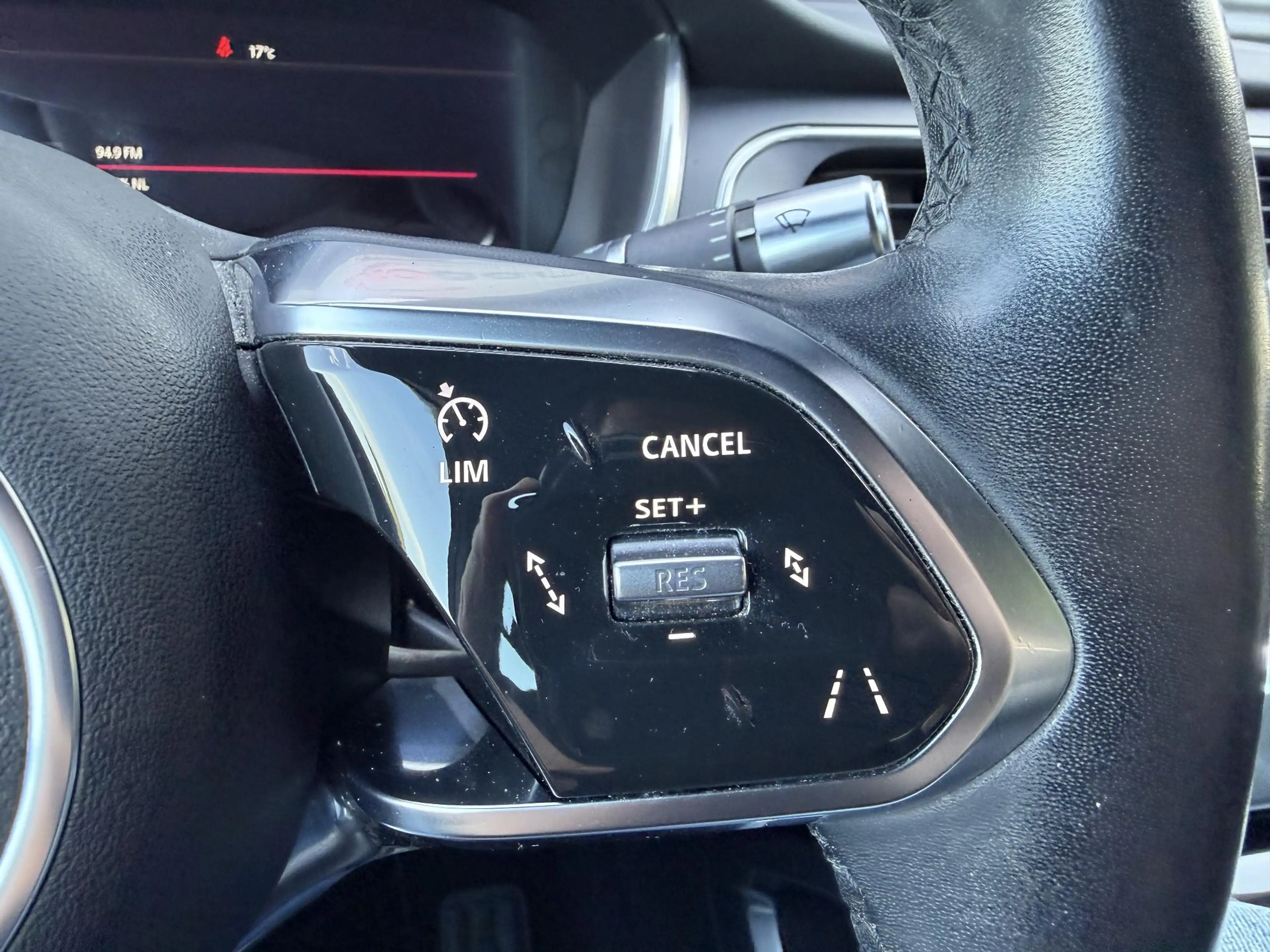 Jaguar I-Pace EV400 SE 90 kWh SOH 95%| Camera | Head-Up Display — photo 15