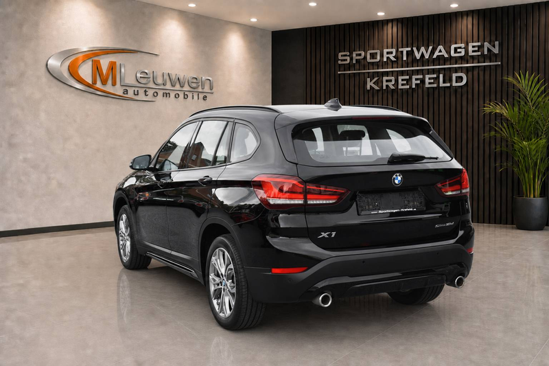 BMW X1 sDrive 18 d Sport Line *NAVI*LED*18" ALU*SHZG* — photo 4
