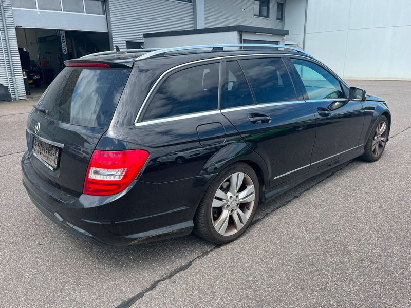 Mercedes-Benz C 180 AMG*AHK*Xenon*Navi*PDC* — photo 2