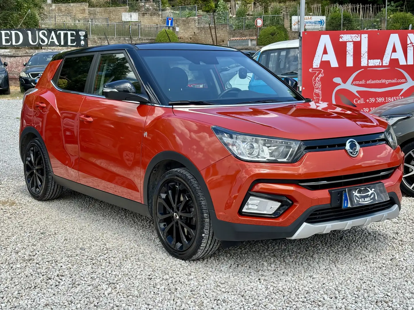 SsangYong Tivoli 1.6 2WD Icon Arancione - 1
