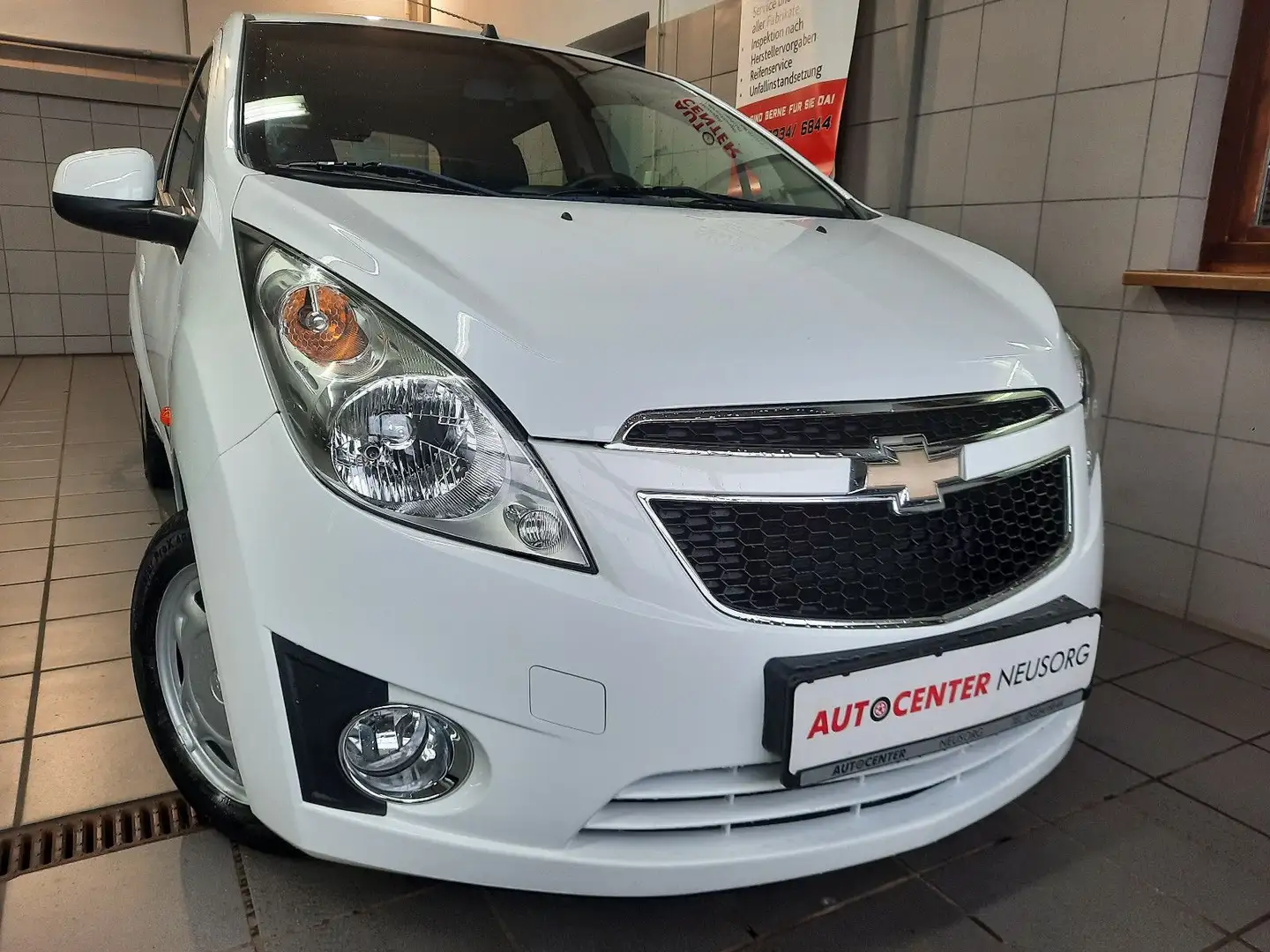 Chevrolet Spark Blanc - 1