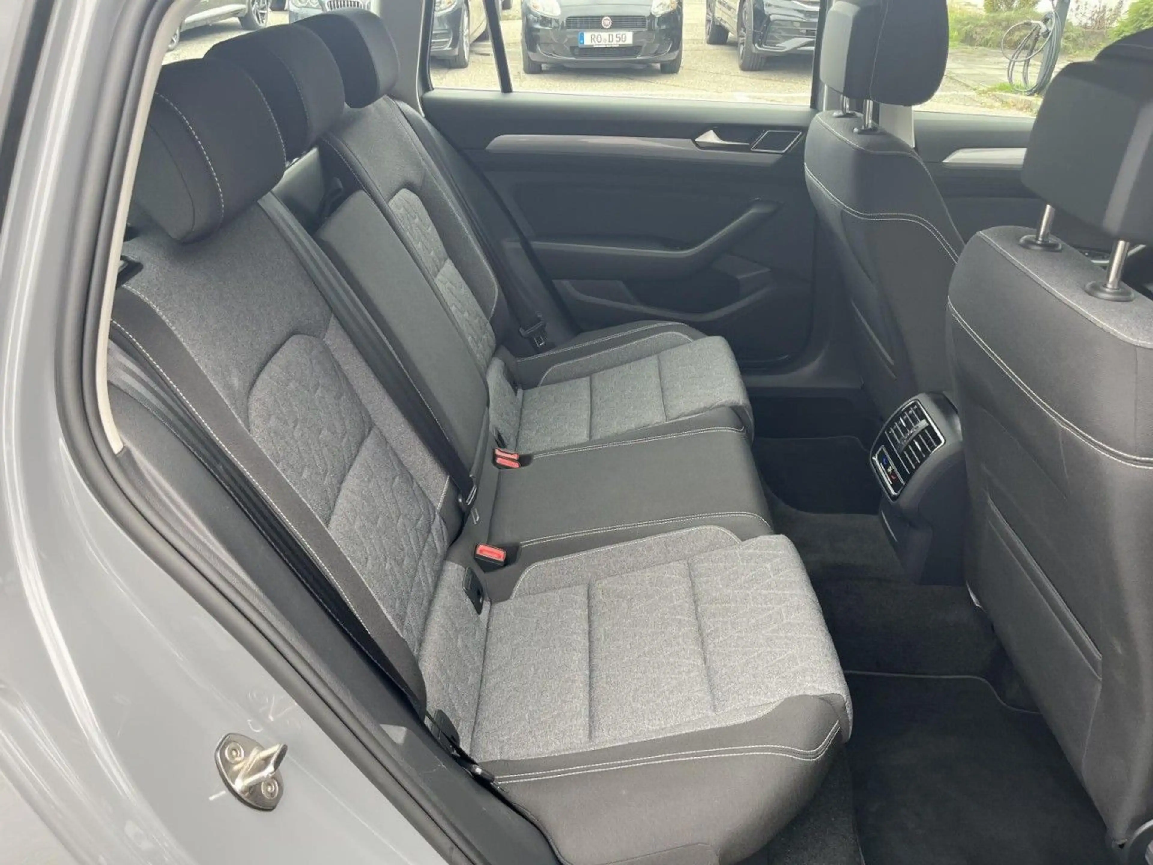 Volkswagen Passat Variant 2,0 TDI Business (LED+Navi+RearVi — photo 11