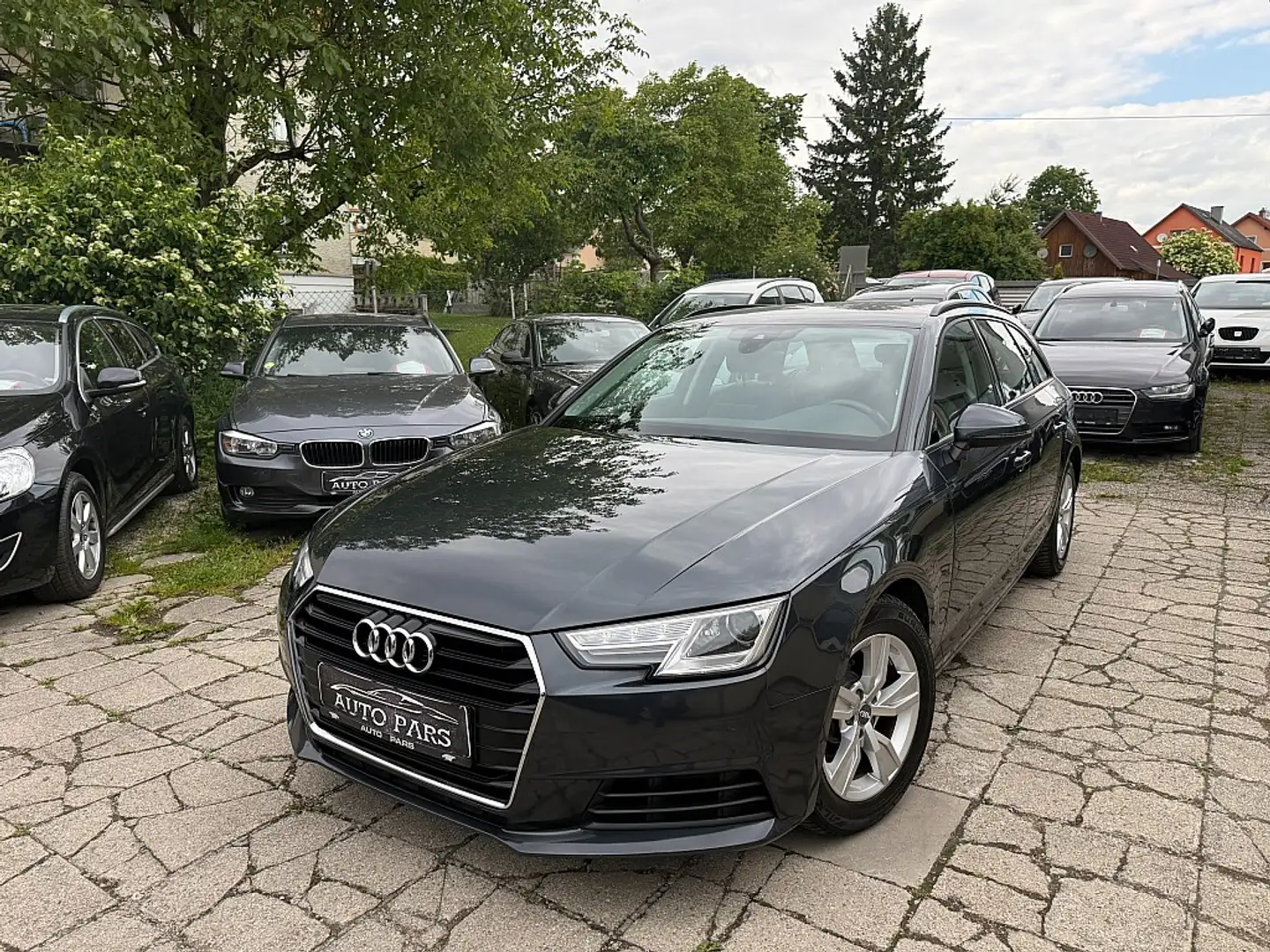 Audi A4 Avant 2,0 TDI Design Grau - 1