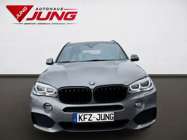 BMW X5 view 5