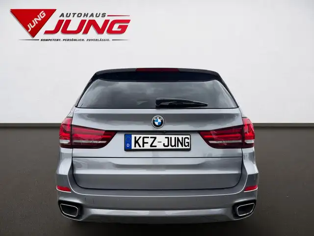 BMW X5 view 8