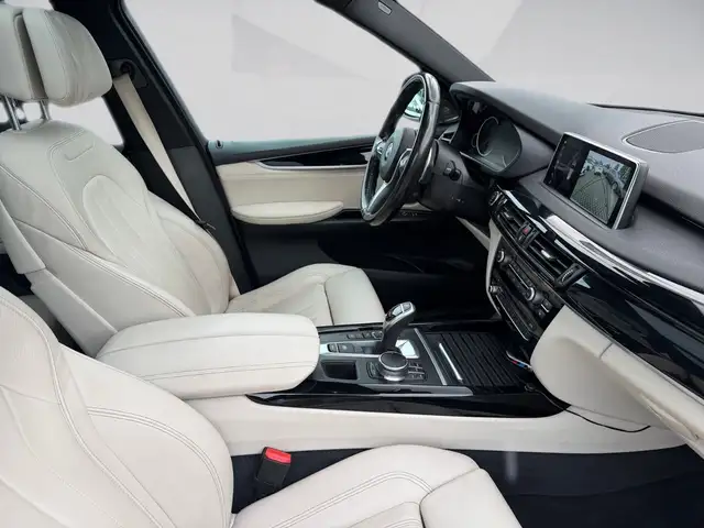 BMW X5 view 12