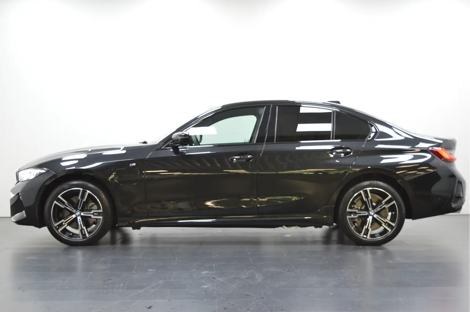 BMW 330 3 Serie 330e M Sport Automaat / Sportstoelen / Ach Noir - 2
