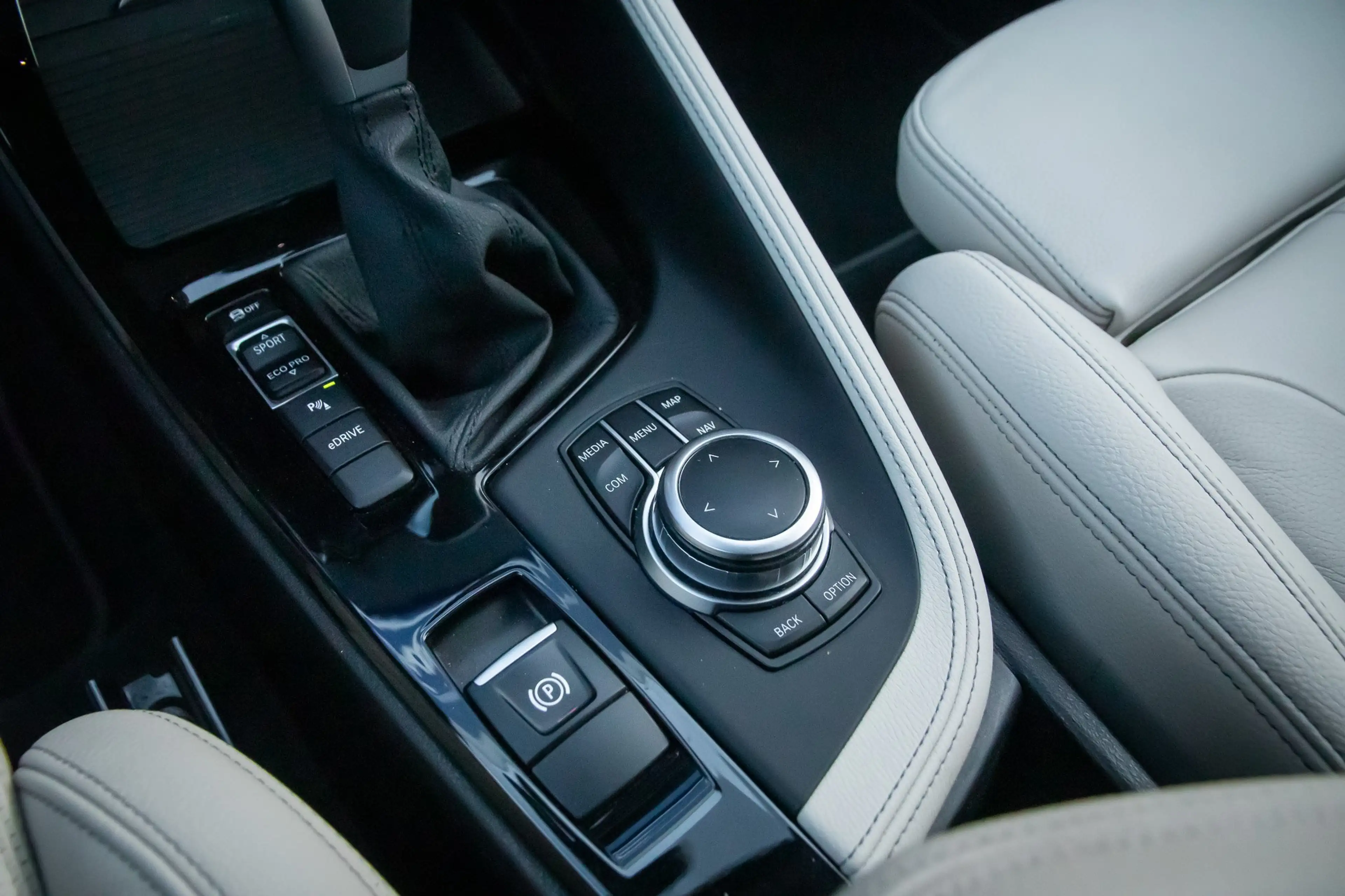 BMW X1 xDrive25e Business Edition Plus | Panodak | Leder — photo 35