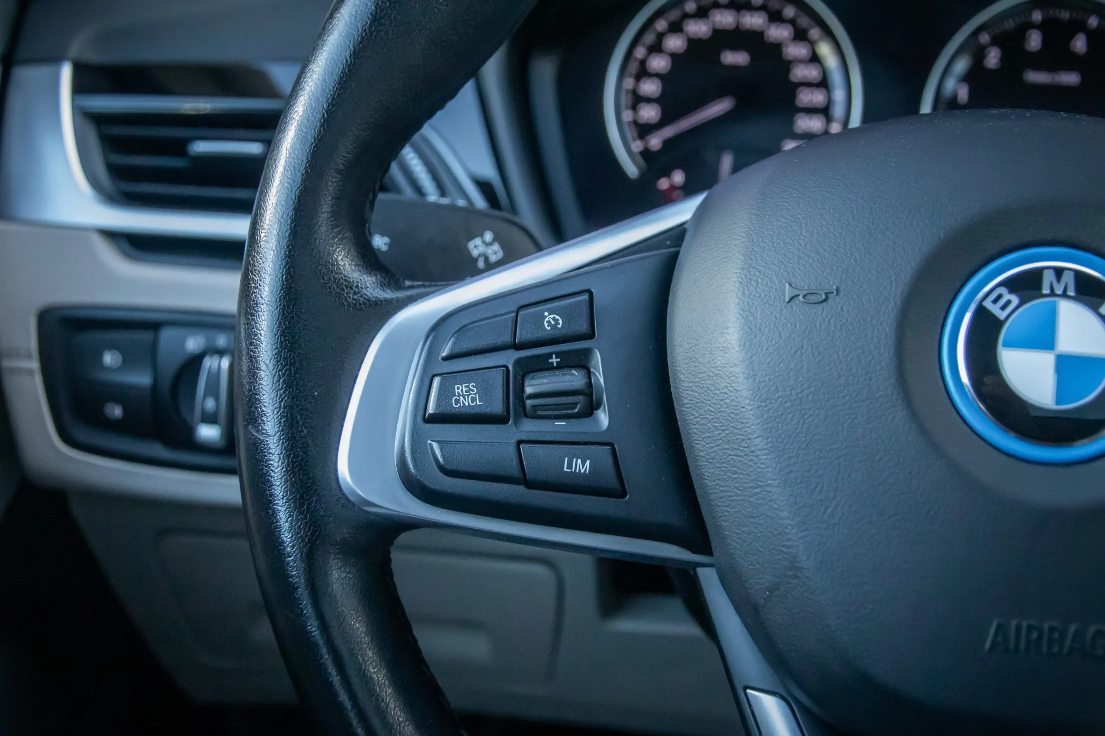 BMW X1 xDrive25e Business Edition Plus | Panodak | Leder — photo 29