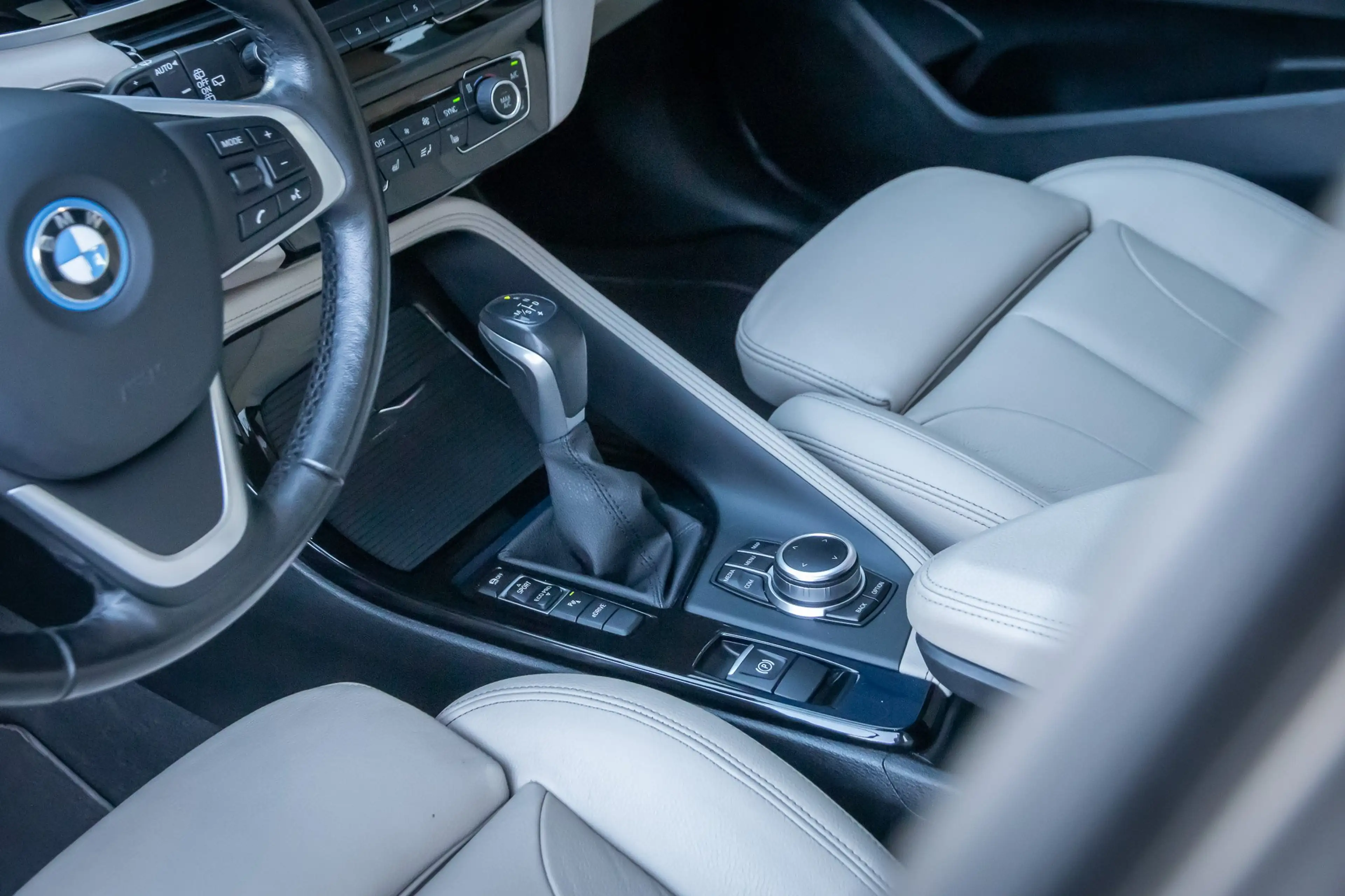 BMW X1 xDrive25e Business Edition Plus | Panodak | Leder — photo 18