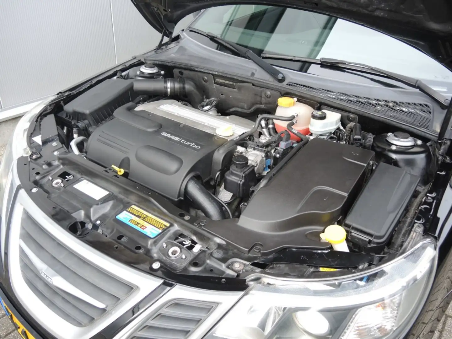 Saab 9-3 9-3 Cabrio 2.0T Automaat 210PK Zwart - 2
